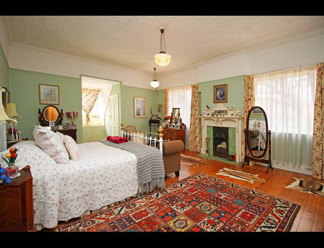 4 BEDROOM HOUSE FOR SALE IN HOUGHTON ESTATE